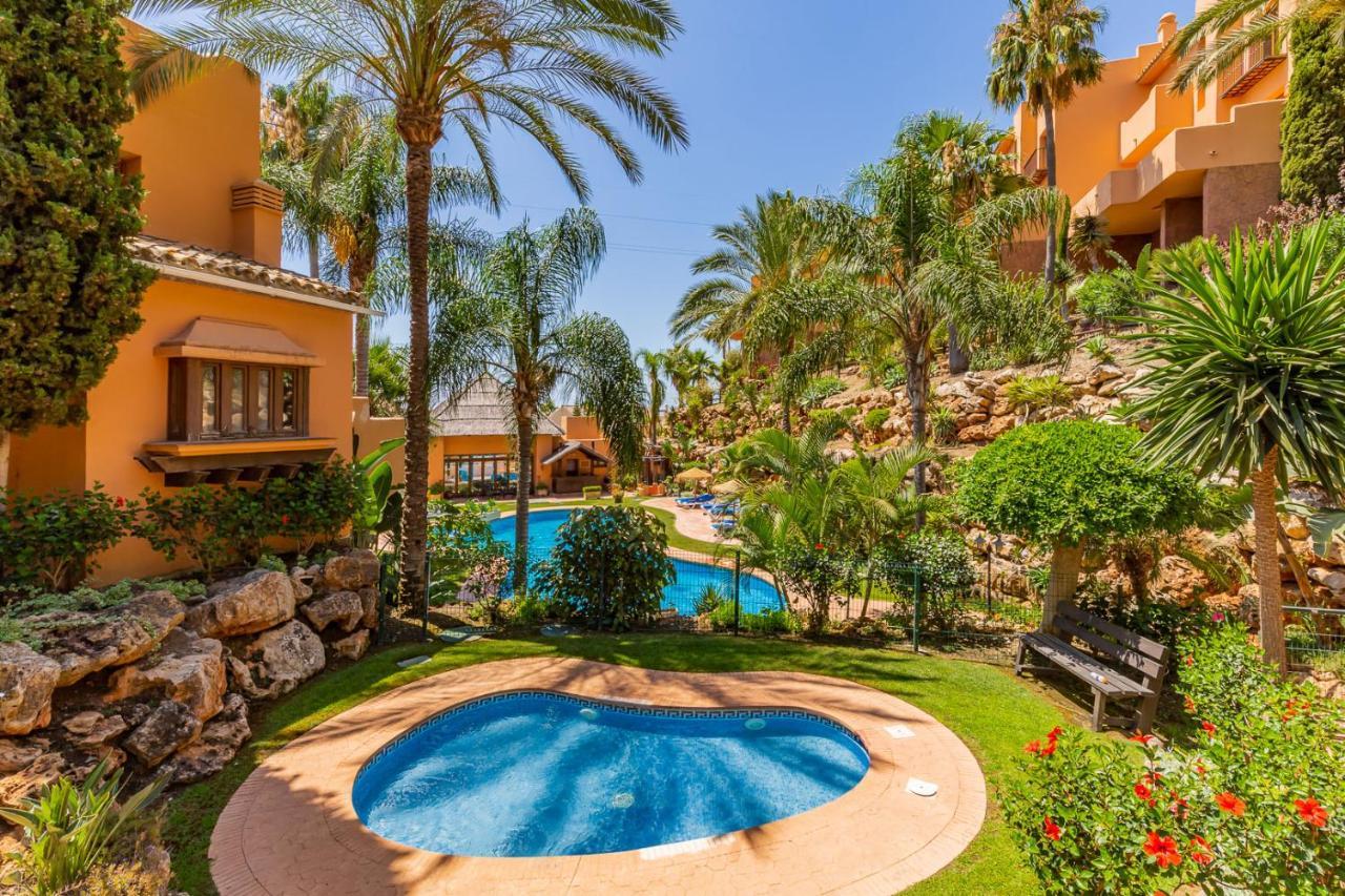 Garden Suite Beach & Relax Sitio de Calahonda Bagian luar foto