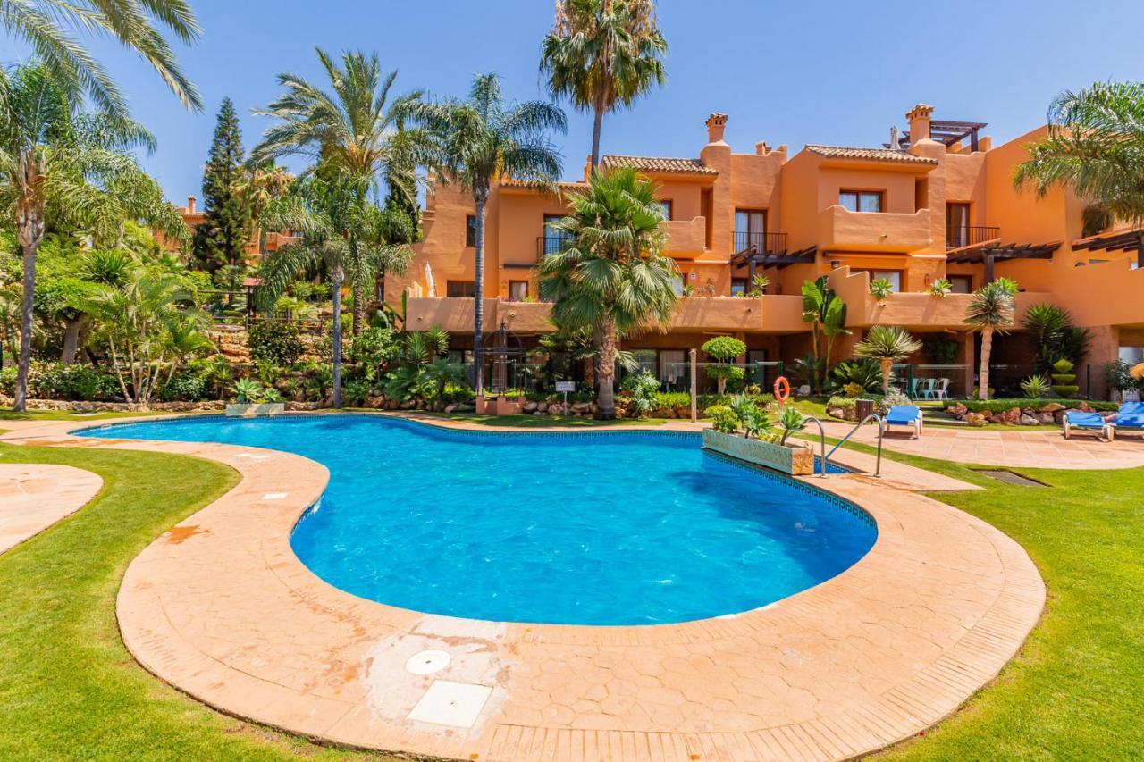 Garden Suite Beach & Relax Sitio de Calahonda Bagian luar foto
